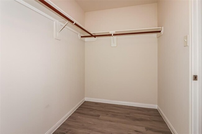 Building Photo - 5462 Plantation Forest Dr