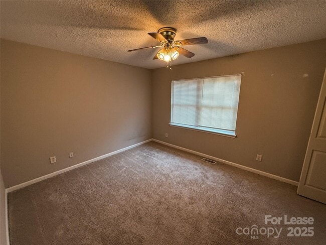 Building Photo - 11037 Hunter Trail Ln