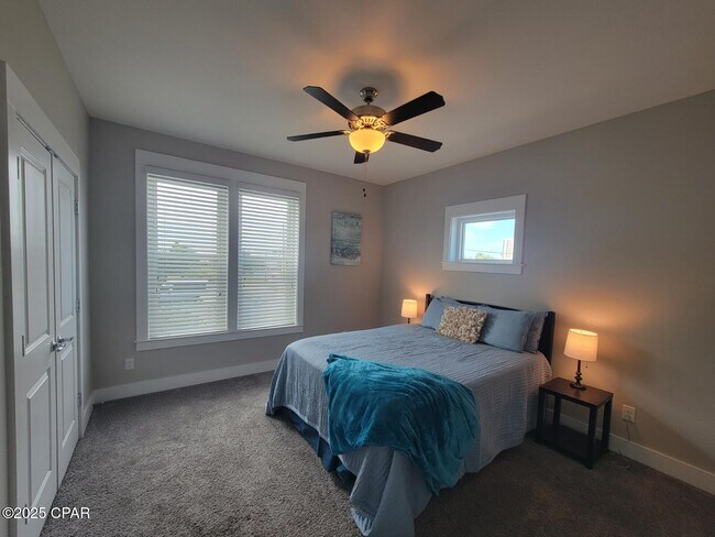 Building Photo - 100 Sea Breeze Cir