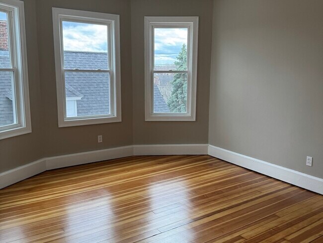 Building Photo - 630 Metropolitan Ave