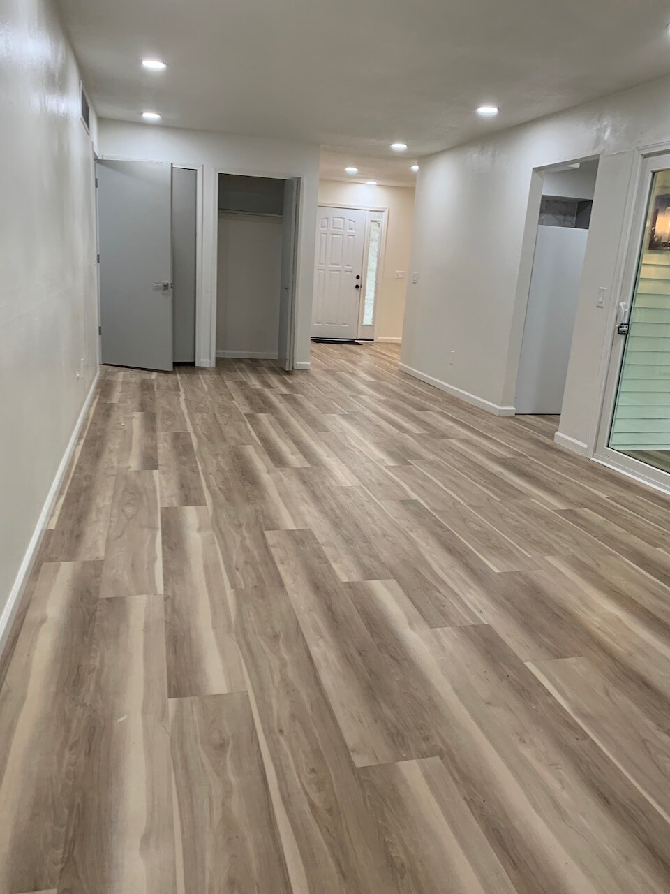 Building Photo - 5141 Inland Dr