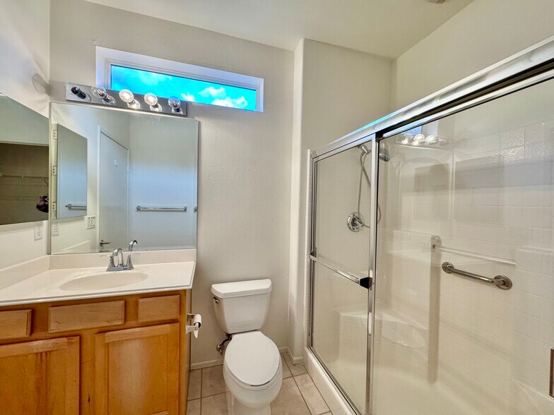 PRIMARY BATHROOM - 78686 Hampshire Ave