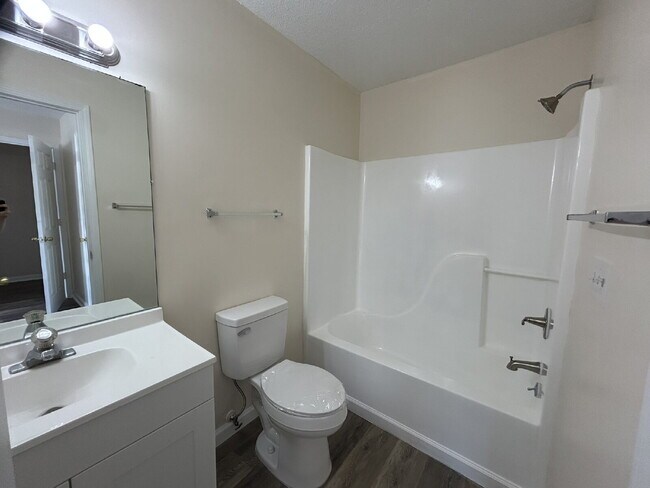 Building Photo - Condo for Rent