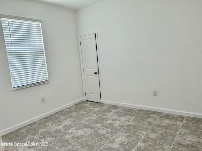 Building Photo - 2320 Arctic Cir