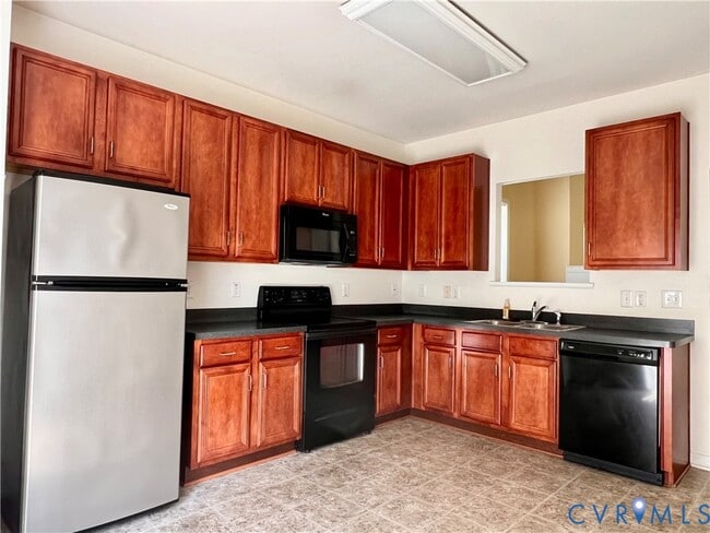 Building Photo - 1723 Stonemill Lake Terrace