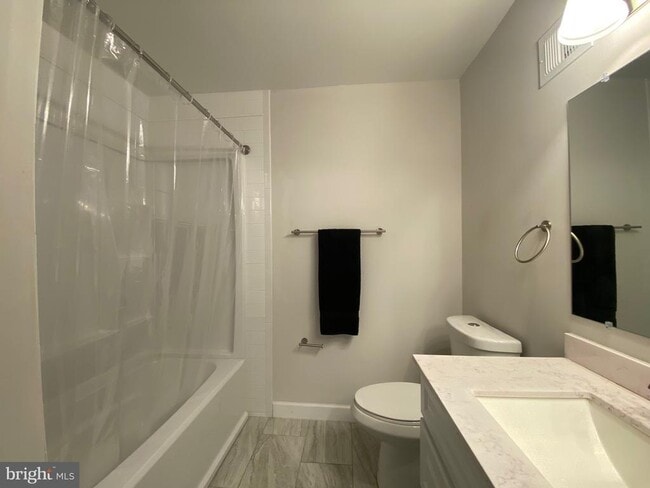 Building Photo - 1033 Margate Ct