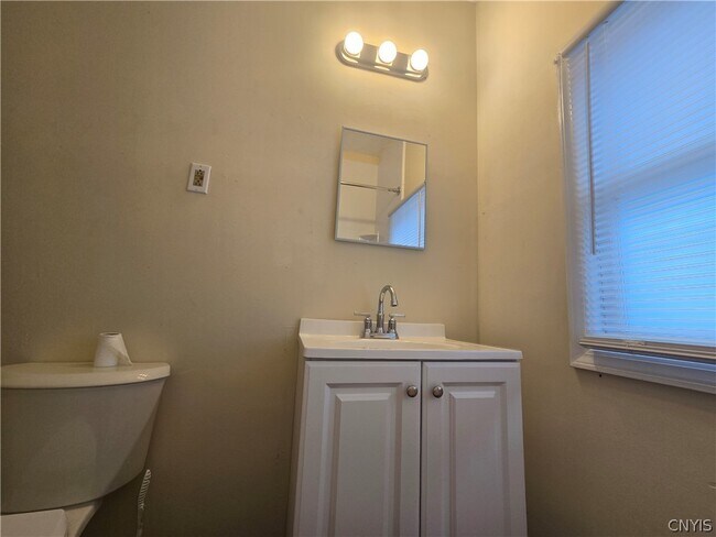 Building Photo - 306 Hillview Ave