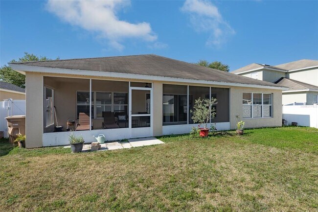 Building Photo - 5561 SW 40th St