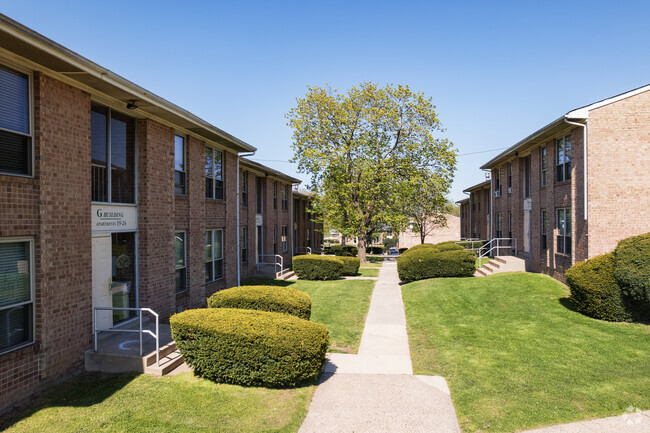 Building Photo - Woodmere Apartments
