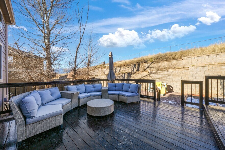 Building Photo - 6710 Camino Del Rey
