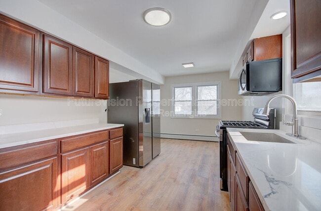 Building Photo - 18634 Bernadine St