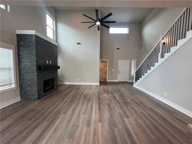 Building Photo - 7301 SW Basswood Ave