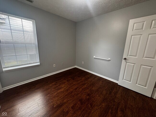 Building Photo - 6735 Lexington Cir