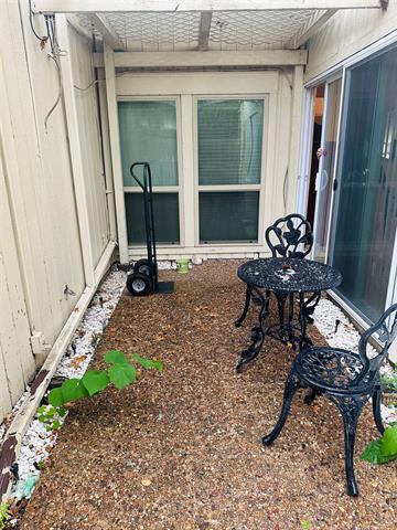 Building Photo - 7120 Teakwood Dr