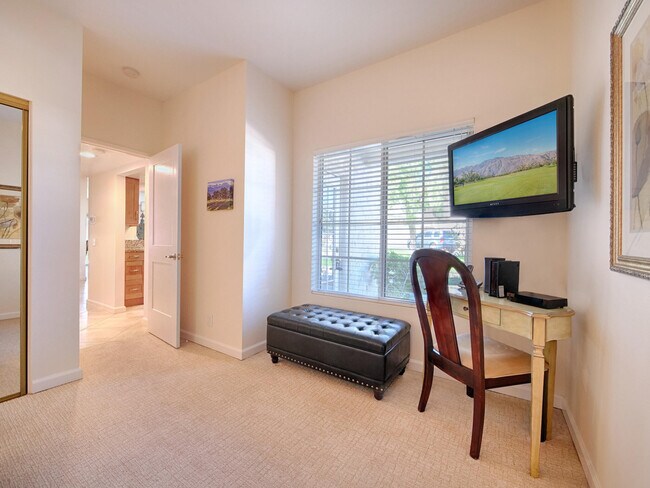 Building Photo - 127 Villa Ct