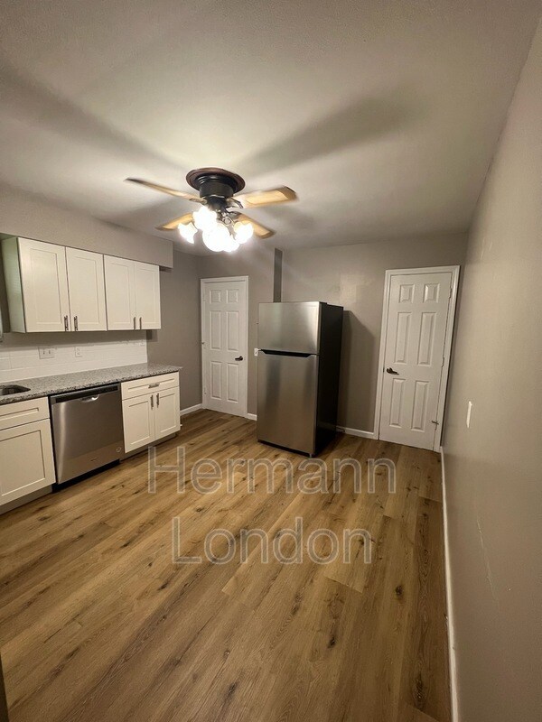 Building Photo - 750 Blackbird Dr