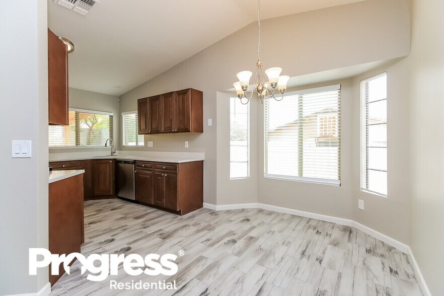 Building Photo - 9990 E Falcon Point Dr