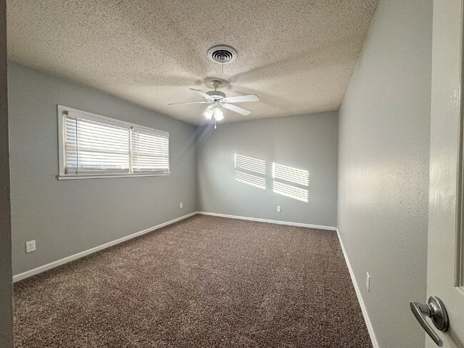Building Photo - Newly-updated, 3-bedroom near LCU!
