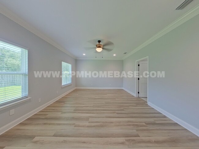 Building Photo - Elegant, 4 Bed, 3.5 bath Nearly New & Move-In Ready in Shalimar