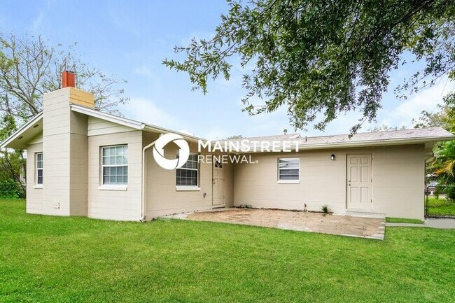 Building Photo - 4 Bedroom Pet-Friendly Home in ORLANDO, FL with Main Street Renewal