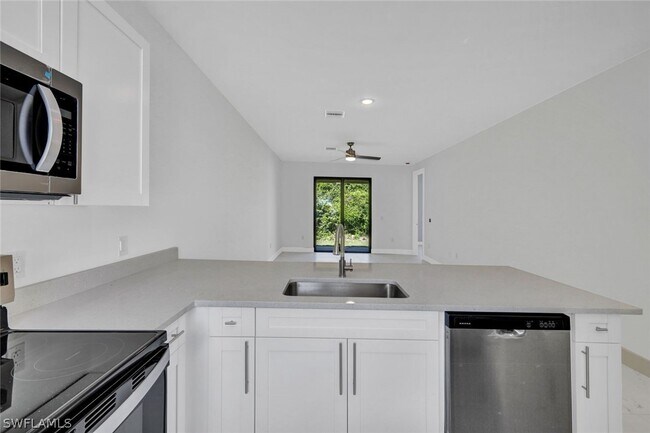 Building Photo - 430-432 Bell Blvd