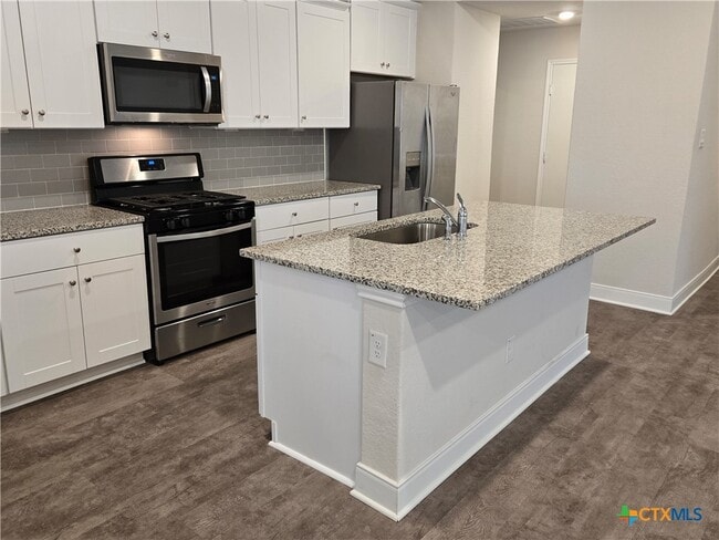 Building Photo - 1420 Parkwood