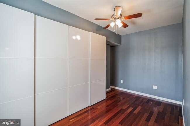 Building Photo - 126 Ripka St
