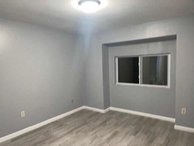 Building Photo - 1717 Jade Ave