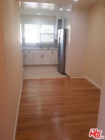 Building Photo - 5950 Carlton Way