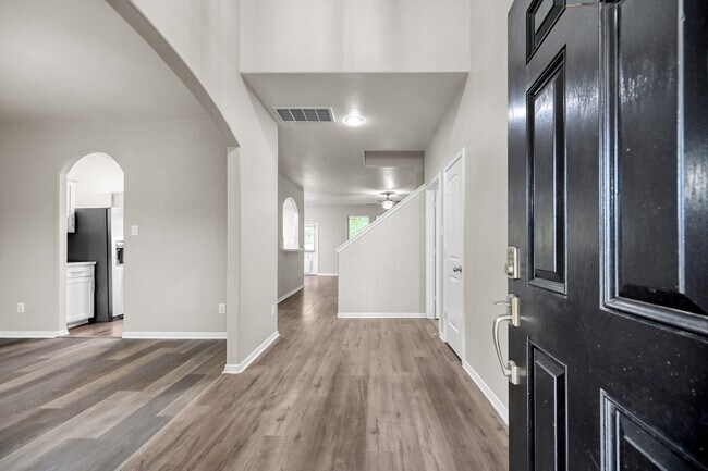 Building Photo - 9575 E Woodmark