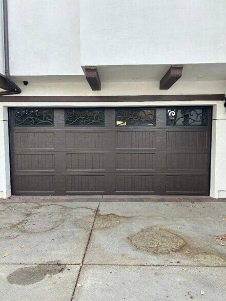 Building Photo - 10224 La Reina Ave