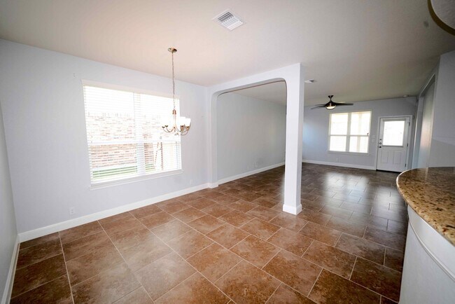 Building Photo - Immaculate rental now available in coveted...
