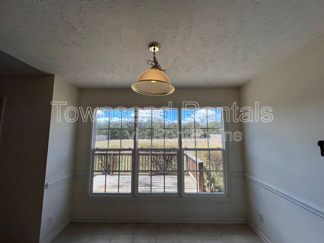 Building Photo - 121 Bugle Call Dr