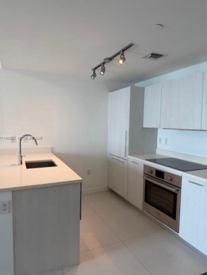 Building Photo - 501 NE 31st St