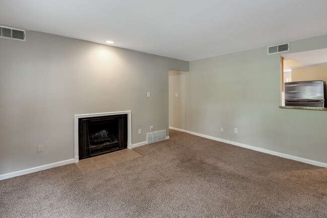 Building Photo - 1843 Fernspring Cove