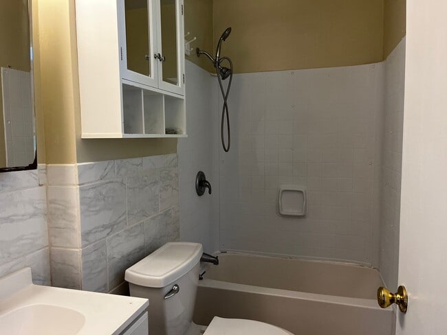 Building Photo - Ranch Style Single Family Home in New Bern