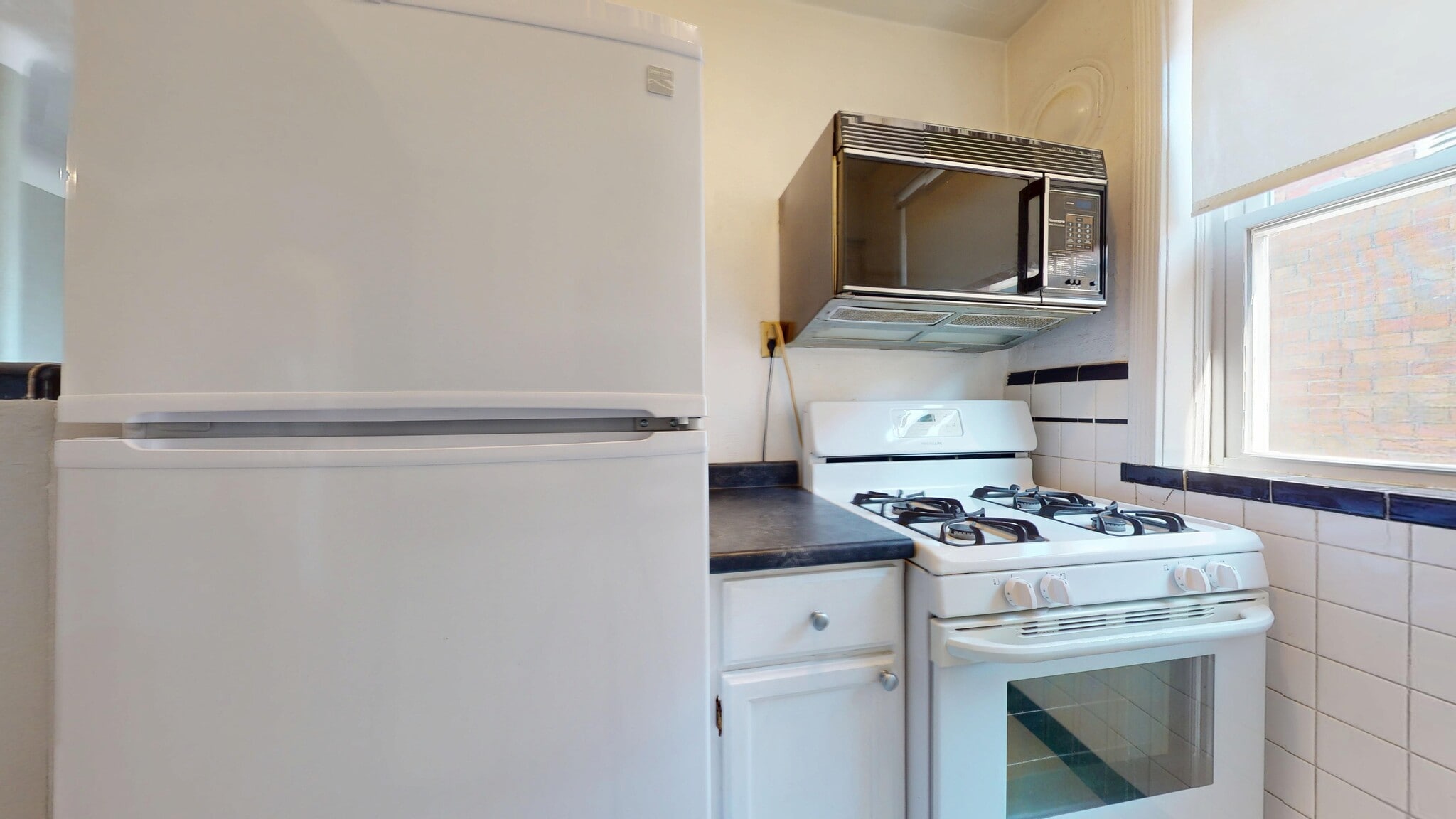 Building Photo - 5816 Mardel Ave