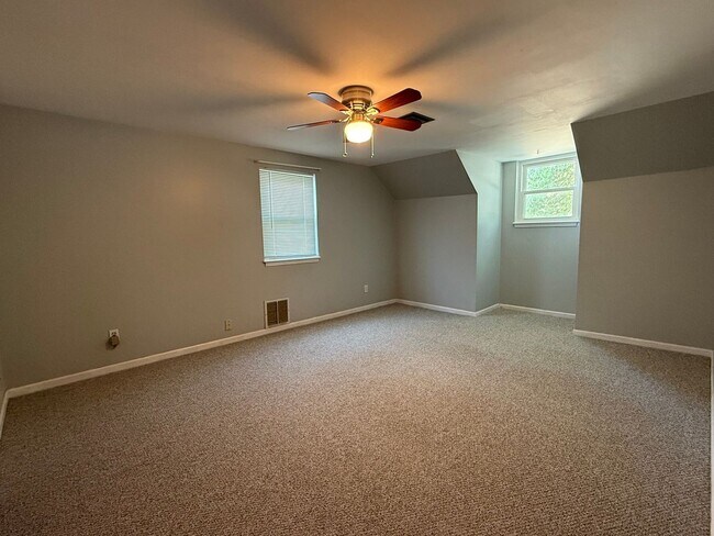 Building Photo - Spacious 4BR House in Tulsa