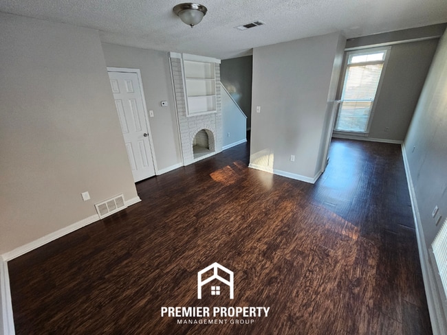 Building Photo - 3006 New London