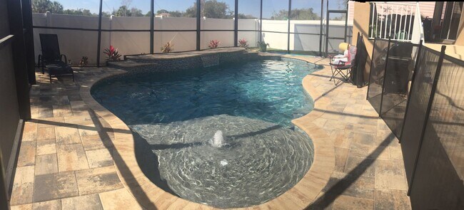 Building Photo - Stunning 4-Bed, 3-Bath Home with Screened-...