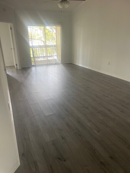 Building Photo - 3206 Sabal Palms Ct