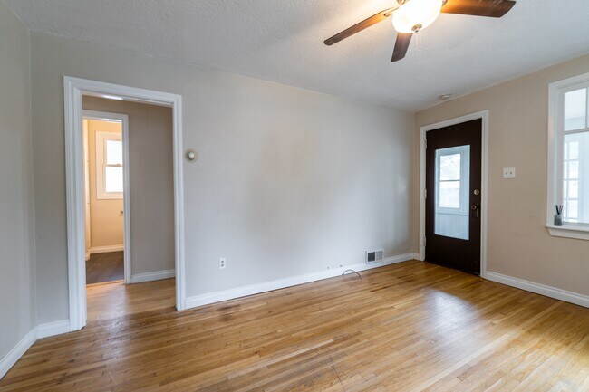 Building Photo - 2526 1st Ave N