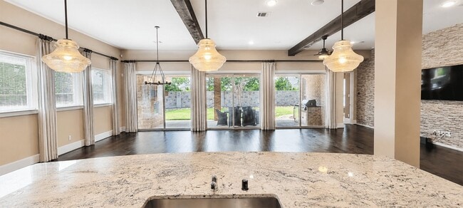 Building Photo - 2418 Sandhill Crest Ln