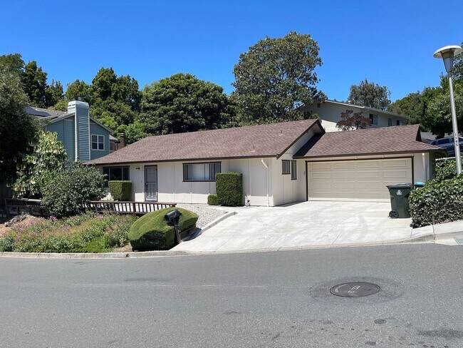 Building Photo - 245 St Augustine Dr