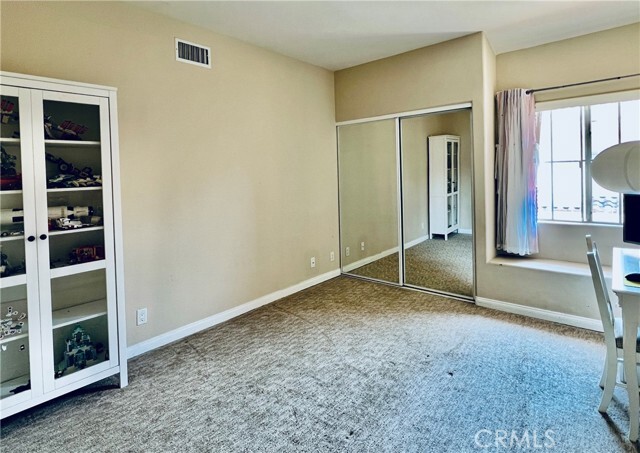 Building Photo - 10010 Reseda Blvd
