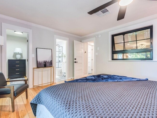 Building Photo - 500 E Riverside Dr