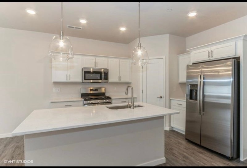 Building Photo - 2242 Denison Ave