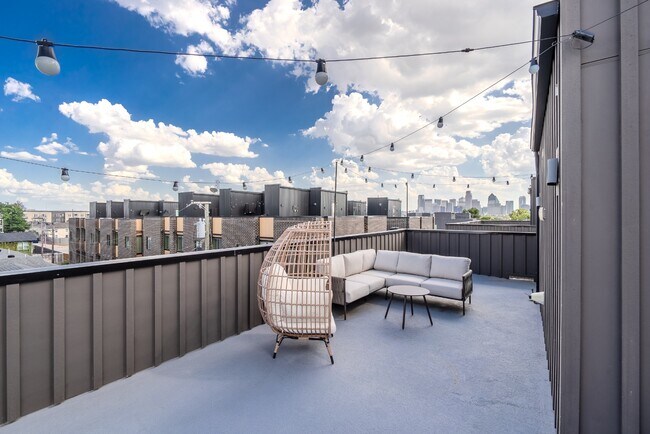 Building Photo - 3 Bed 3 Bath Townhome - Gated Community & Downtown Views! Lower Greenville area