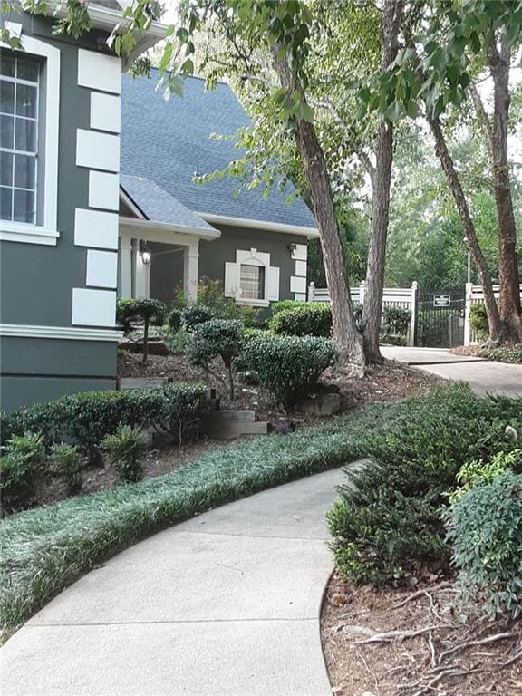 Building Photo - 6900 Roswell Rd