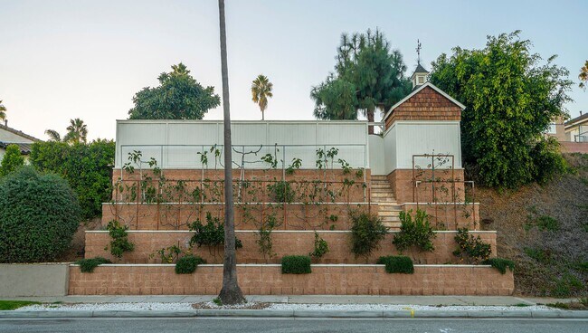Building Photo - Charming Redondo Beach Home Rental!